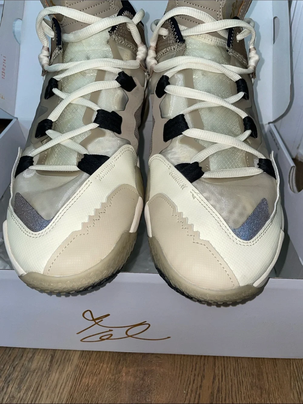 EUC Jordan Why Not .5 Men’s 13 basketball shoes coconut milk/black-khaki